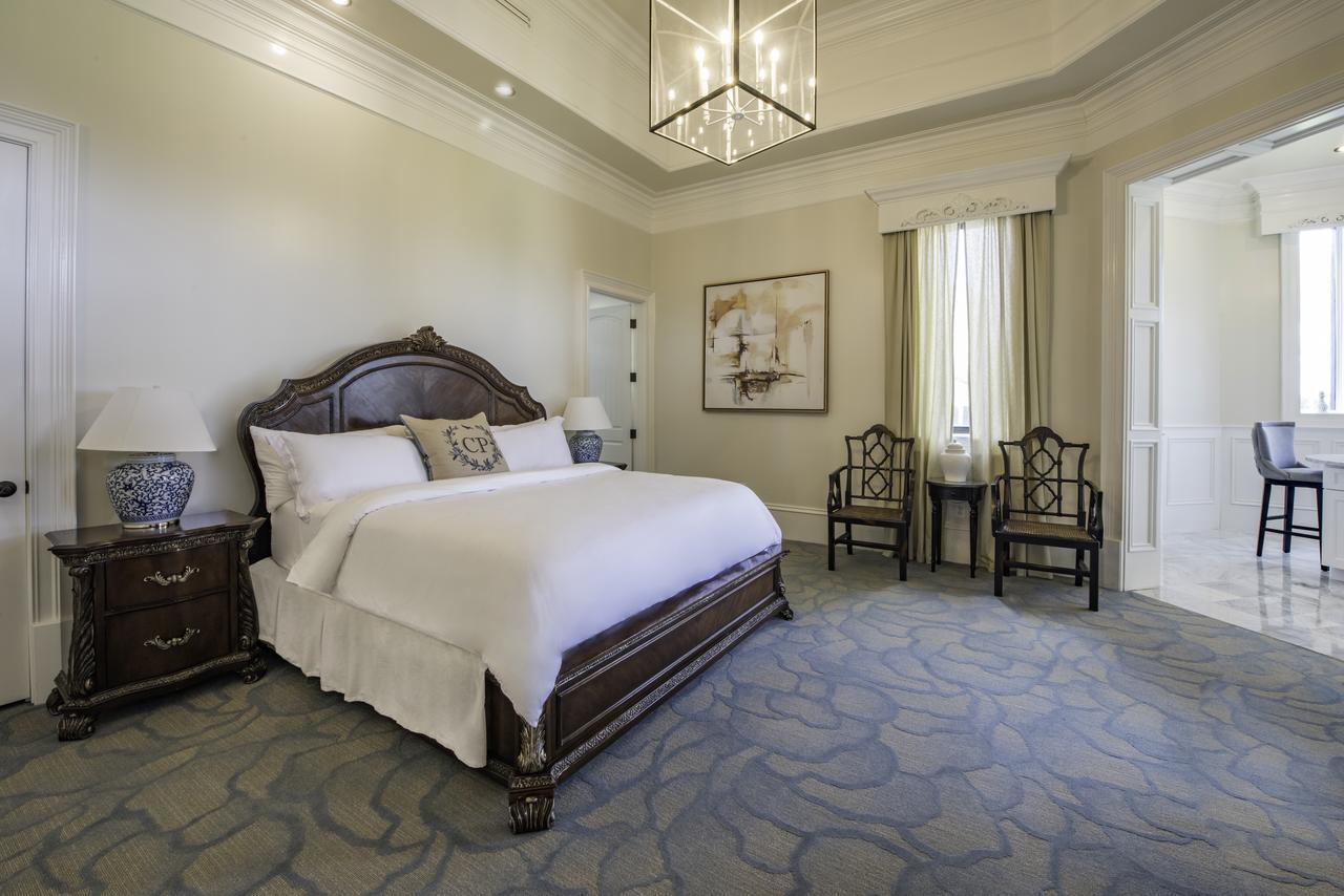 Kentucky Castle Hotel Versailles Bagian luar foto