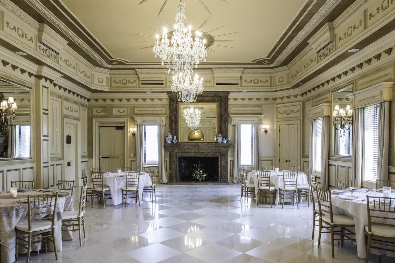 Kentucky Castle Hotel Versailles Bagian luar foto